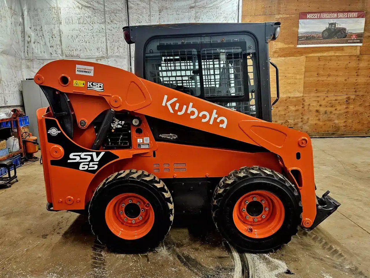 2023 Kubota SSV65 chargeuse à direction à glissement