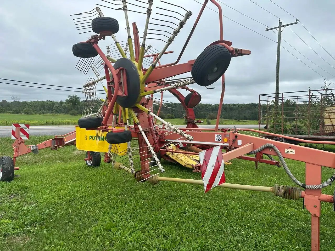 2005 Pottinger 801A râteau