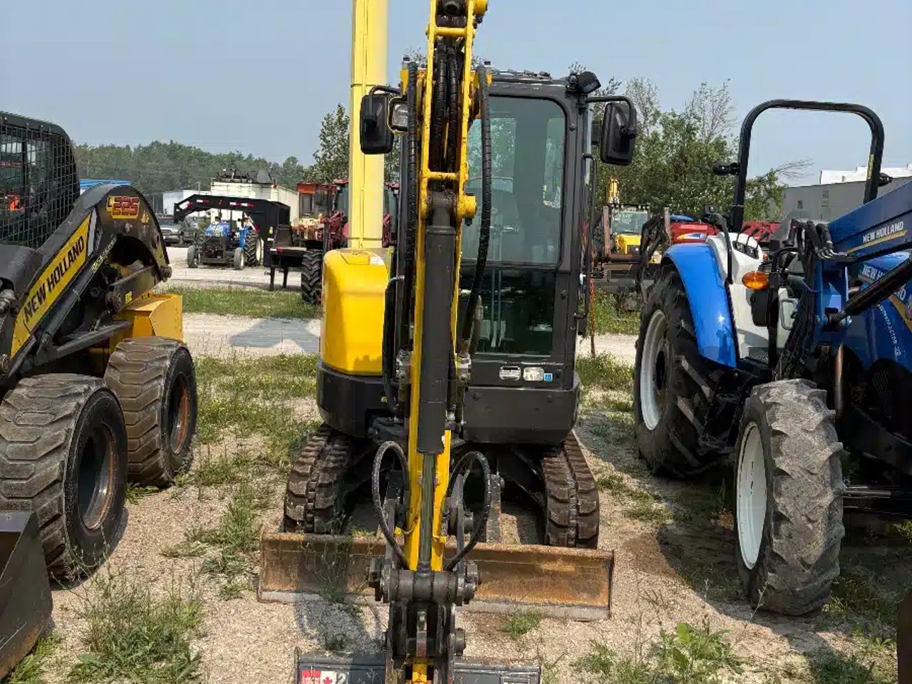 New Holland E26C Excavatrice