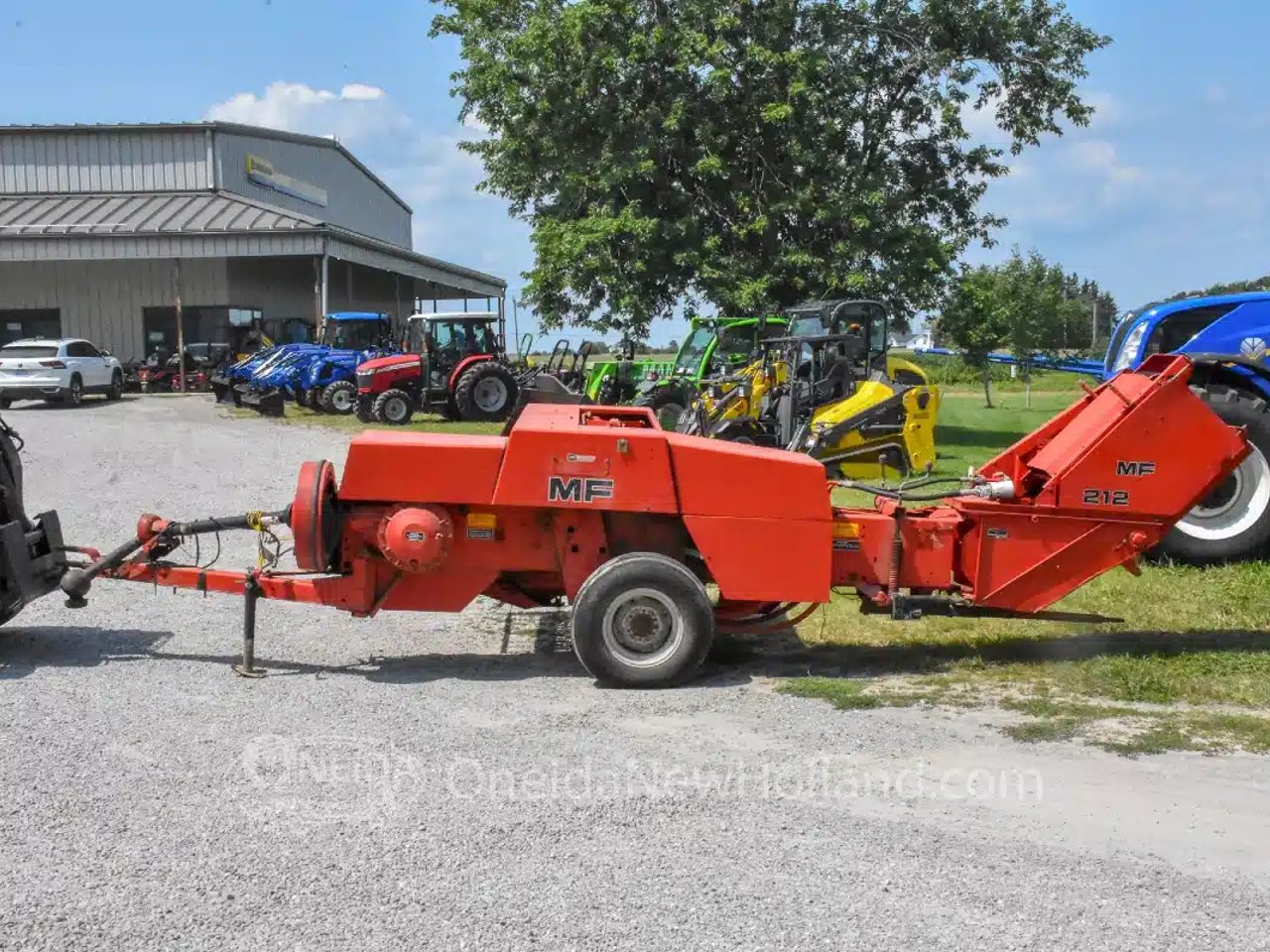Massey Ferguson 224 presse à balle carrée - petite
