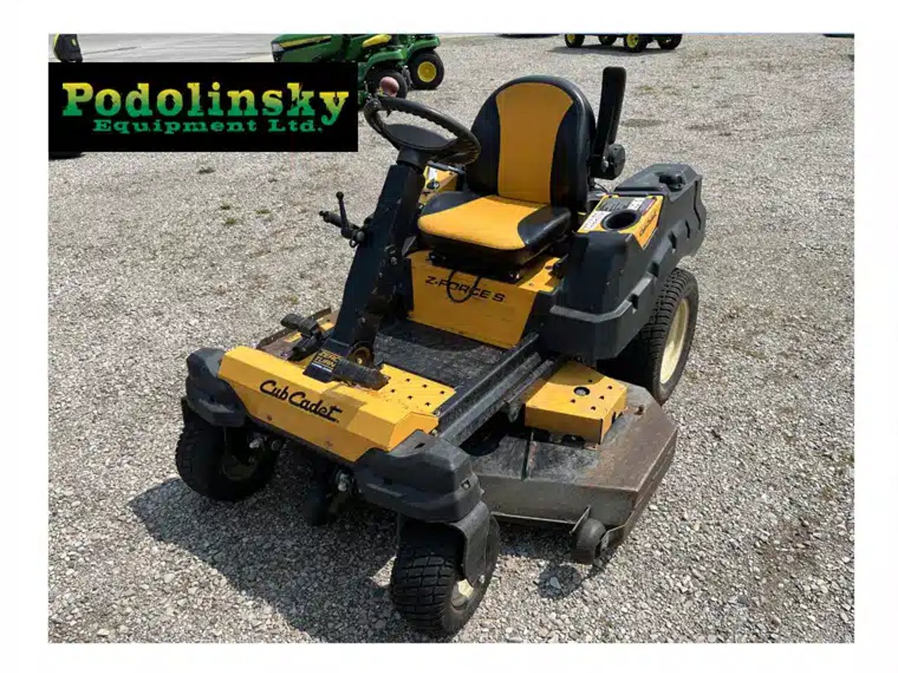 Cub Cadet ZF560 Tondeuse à rayon de braquage zéro