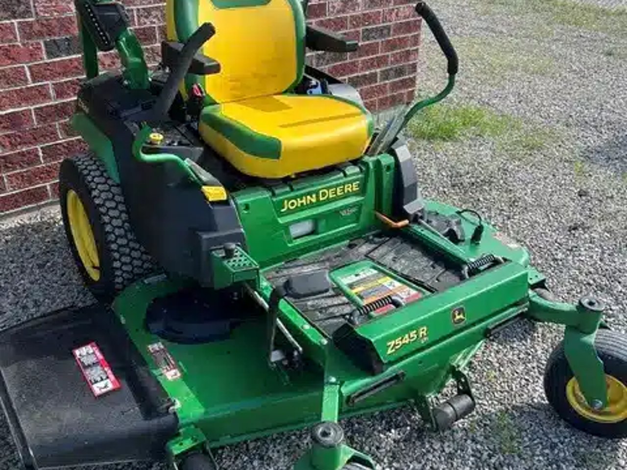 2023 John Deere Z545R Tondeuse à rayon de braquage zéro