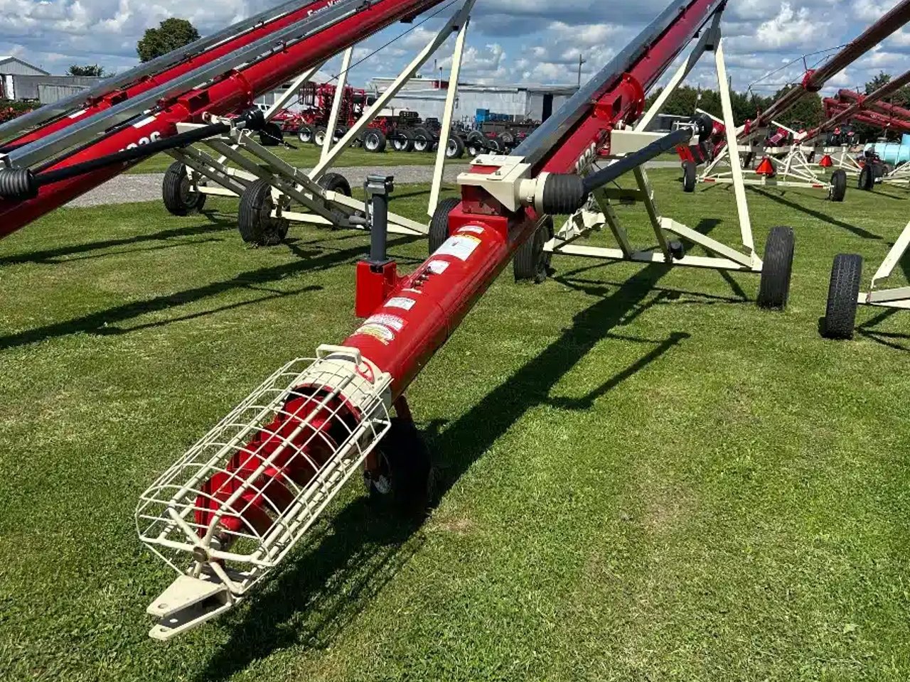 2022 Farm King 1036 Vis à grain