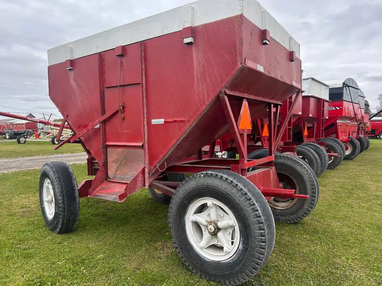 225 bushel Wagon