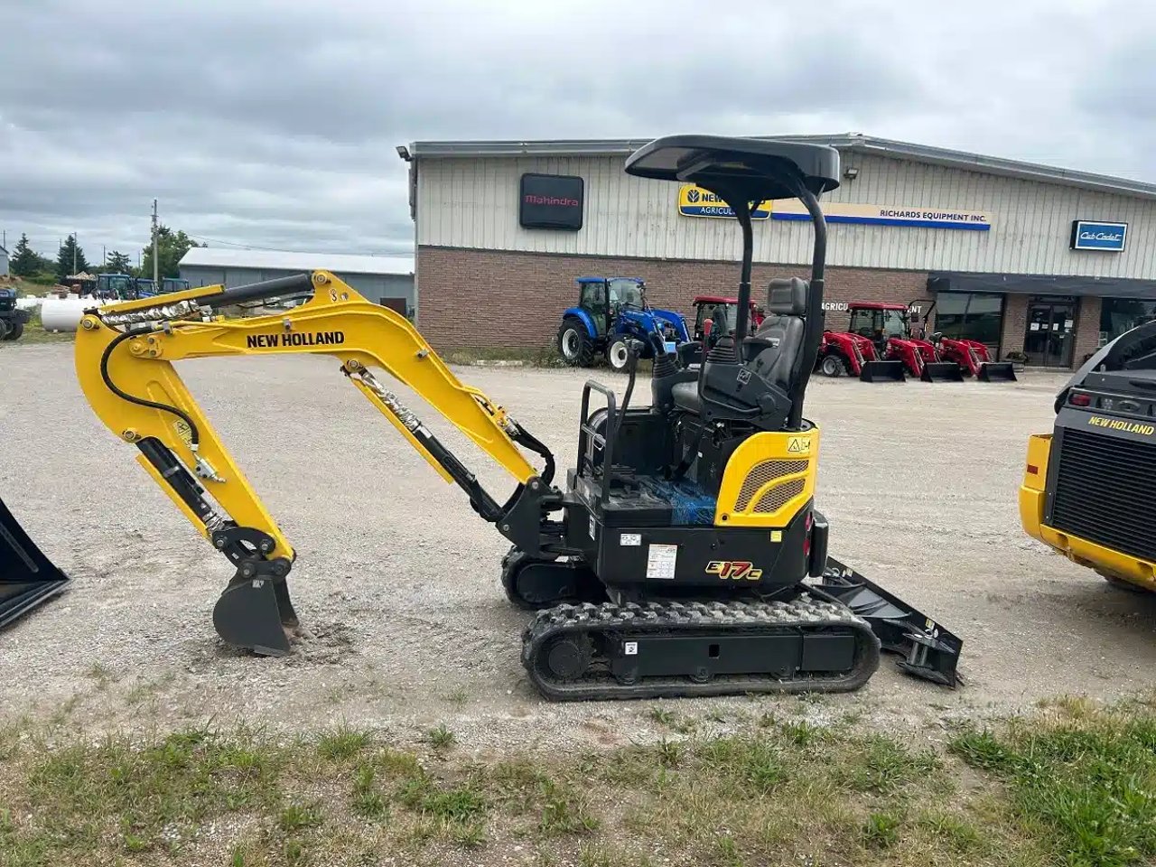 2023 New Holland E17C Excavatrice
