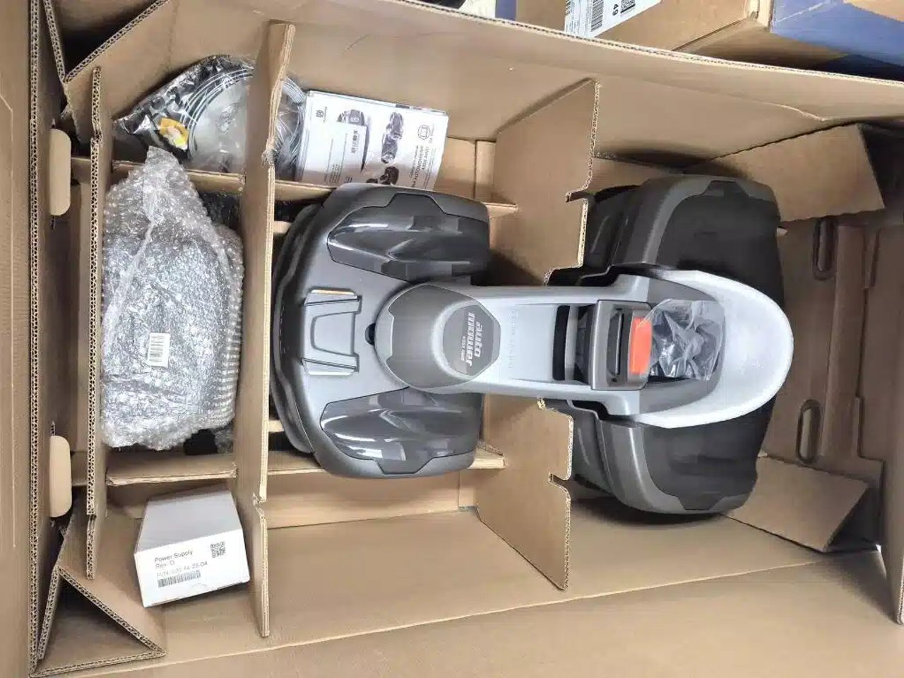 2024 Husqvarna AUTOMOWER 315X Tondeuse de finition