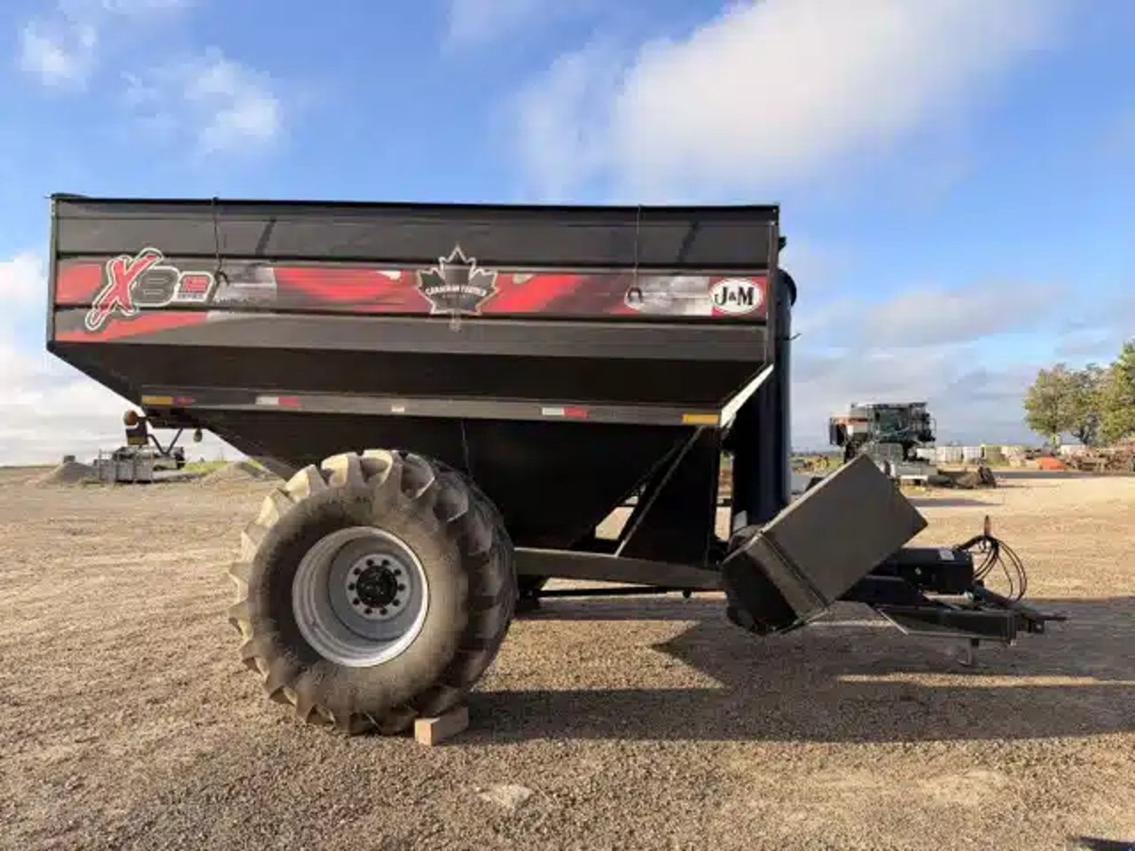 2023 J&M 812 Chariot à Grain