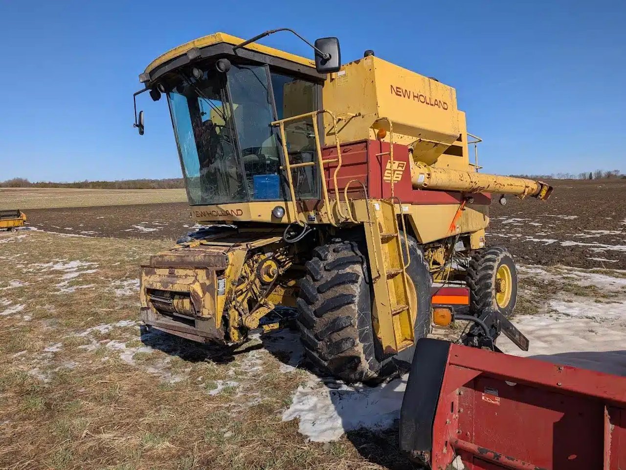 New Holland TR96 Batteuse