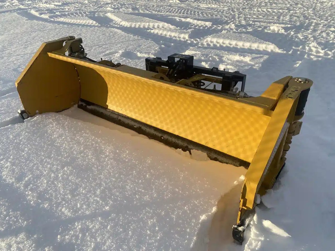 2023 HLA Attachments SB3230W813 Gratte à neige