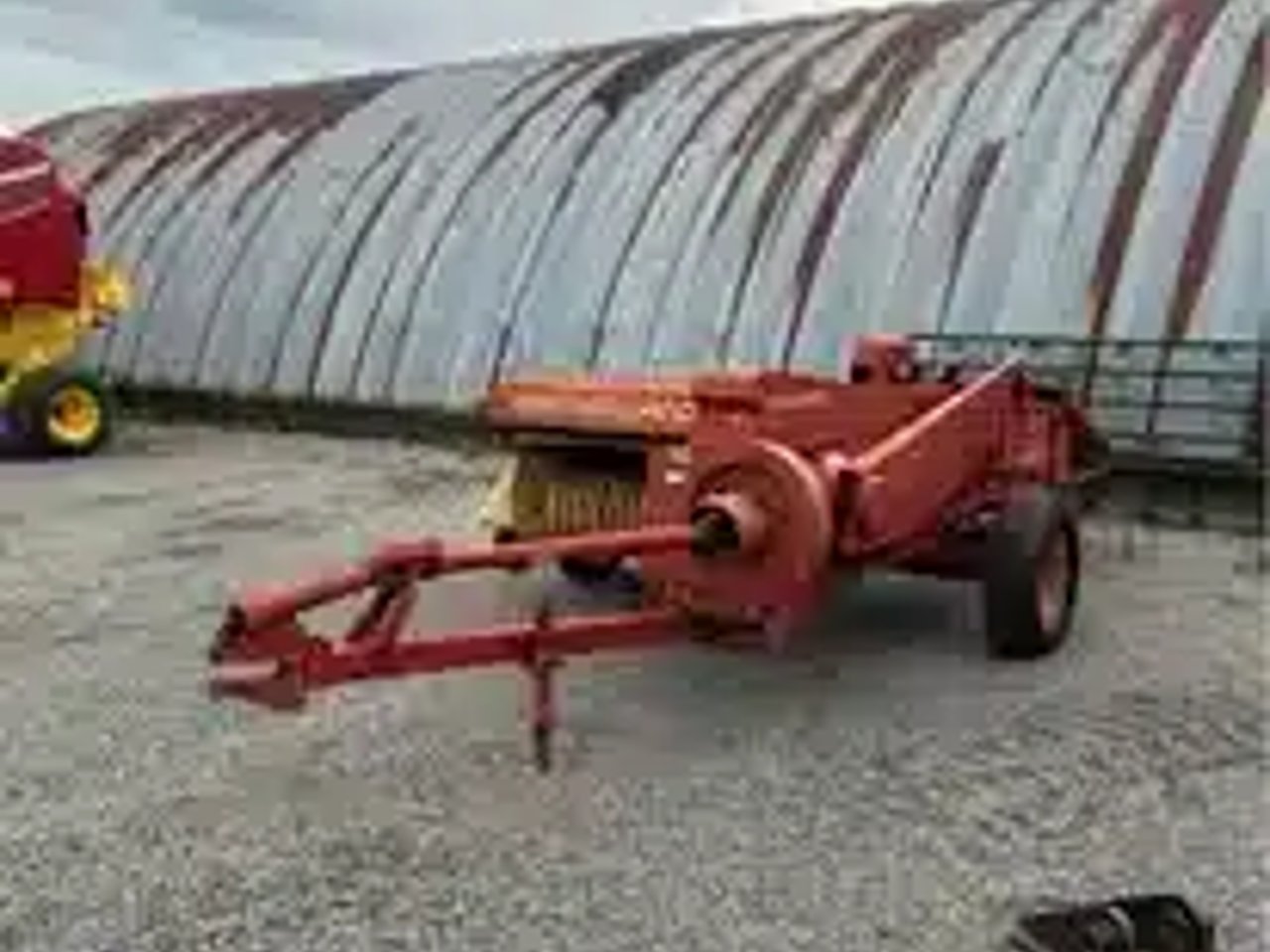 New Holland Hayliner 273 presse à balle carrée - petite