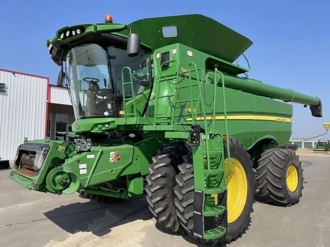 2014 John Deere S680 Batteuse