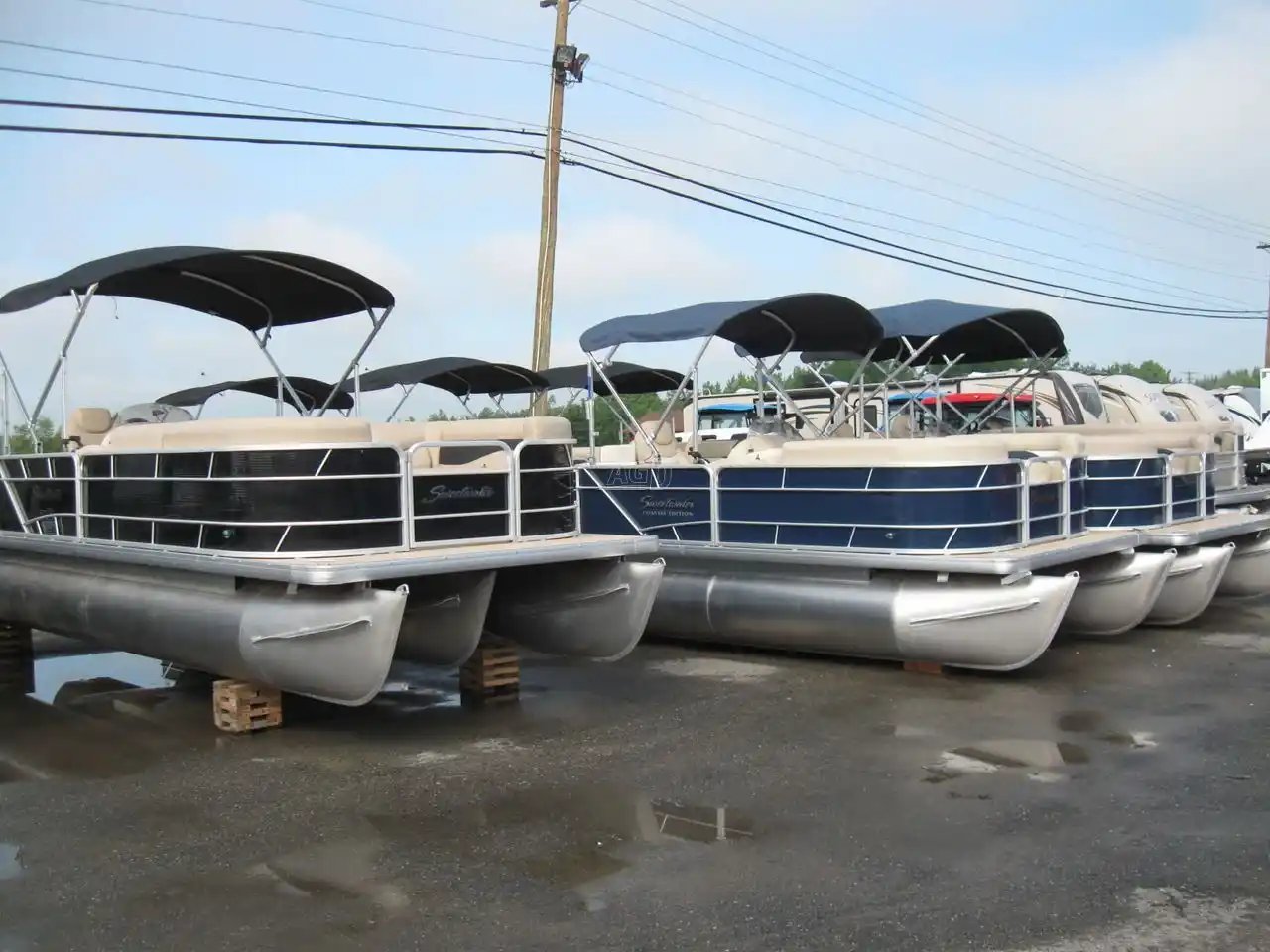 2024 SouthBay & Sweetwater Pantoon Bateau