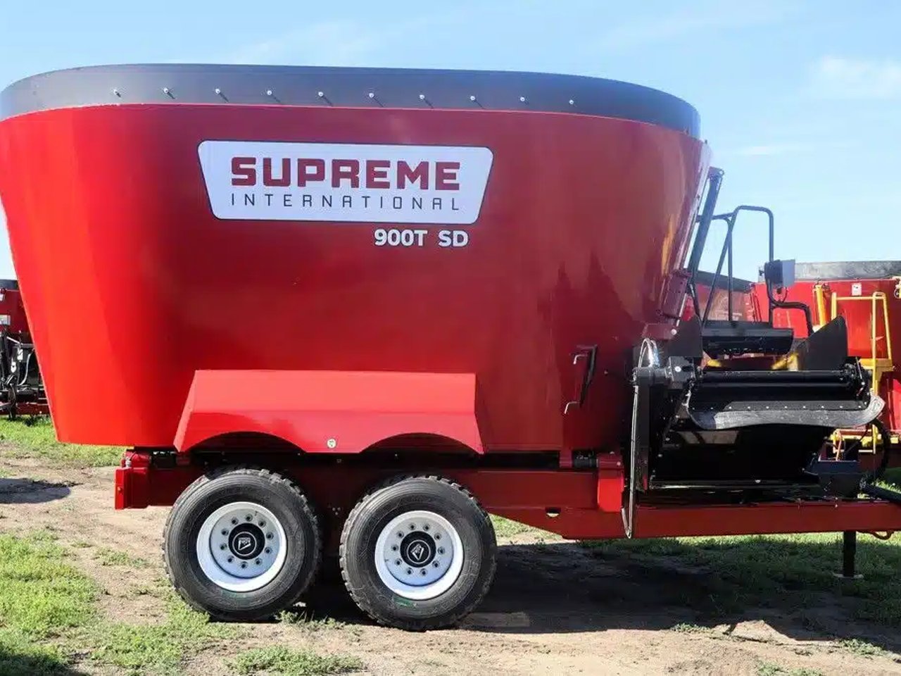 2026 Supreme 900T Vertical Mixer Single Axle SD Mélangeur