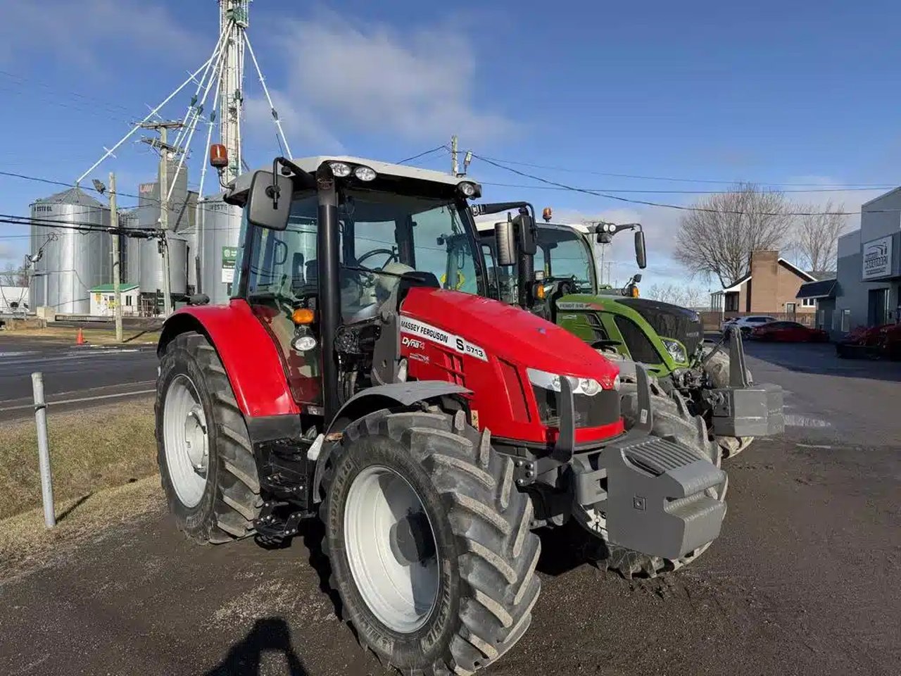2019 Massey Ferguson 5713S Tracteur