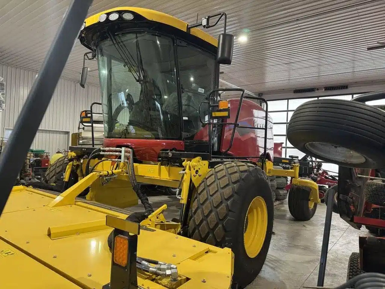2022 New Holland 220 Plus Speedrower With 416 Plus Header Faucheuse-conditionneuse à disques