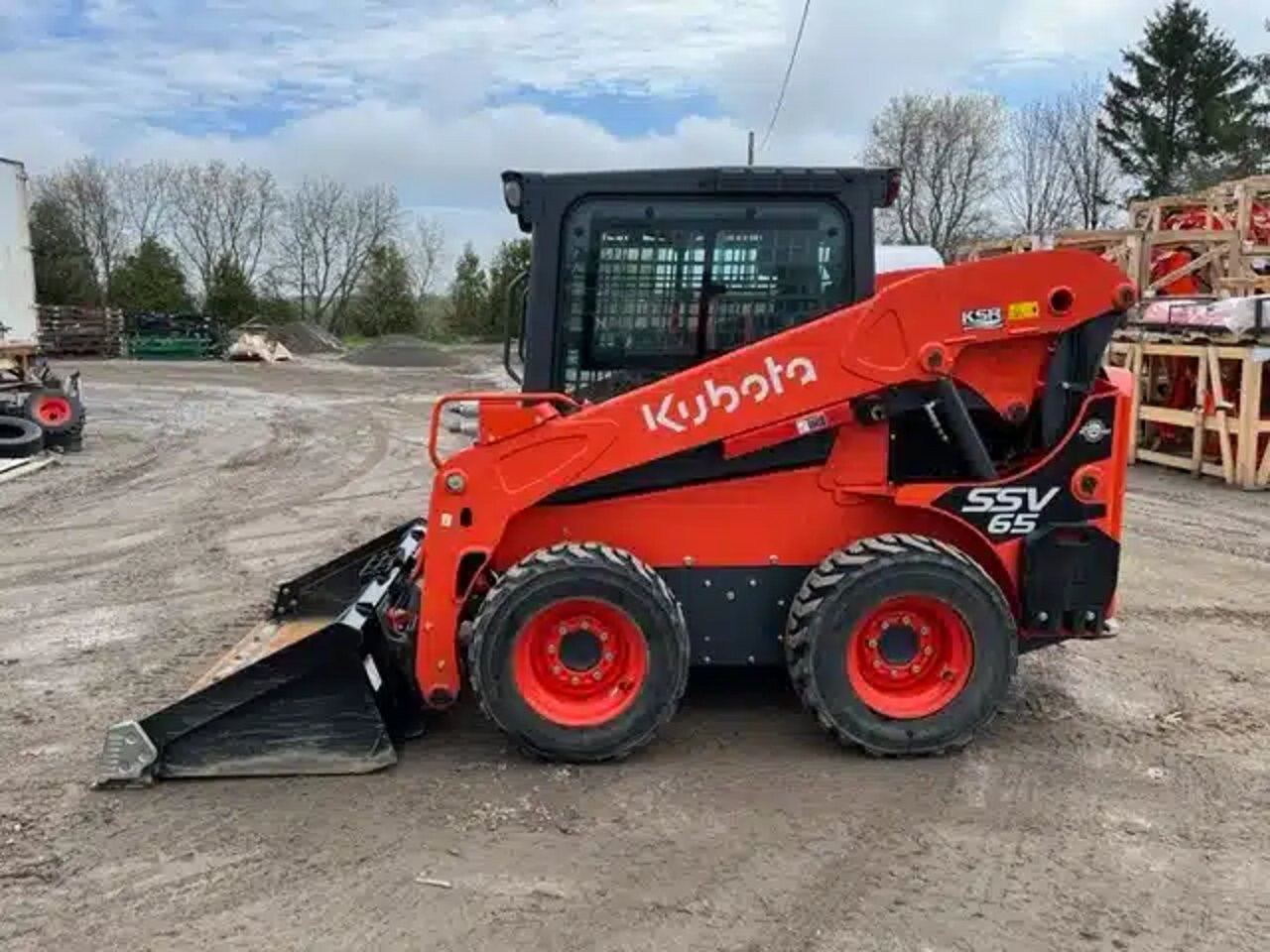 2021 Kubota SSV65P chargeuse à direction à glissement