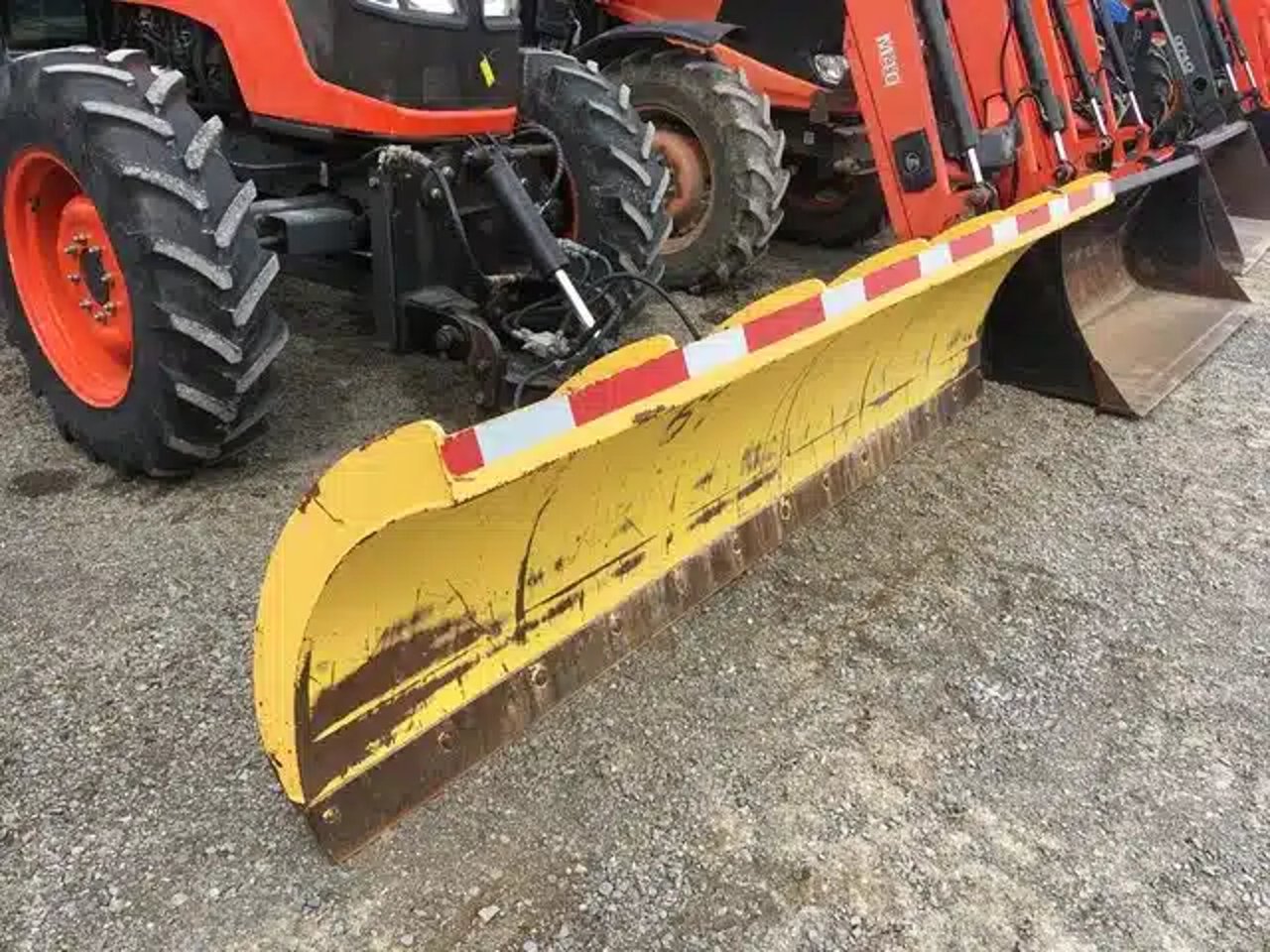 105TM35 Gratte à neige