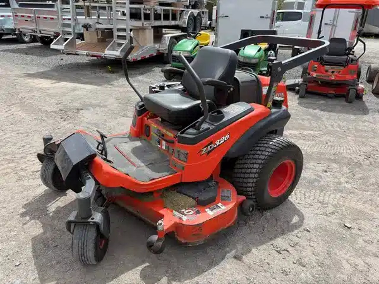 2014 Kubota ZD326P Tondeuse à rayon de braquage zéro