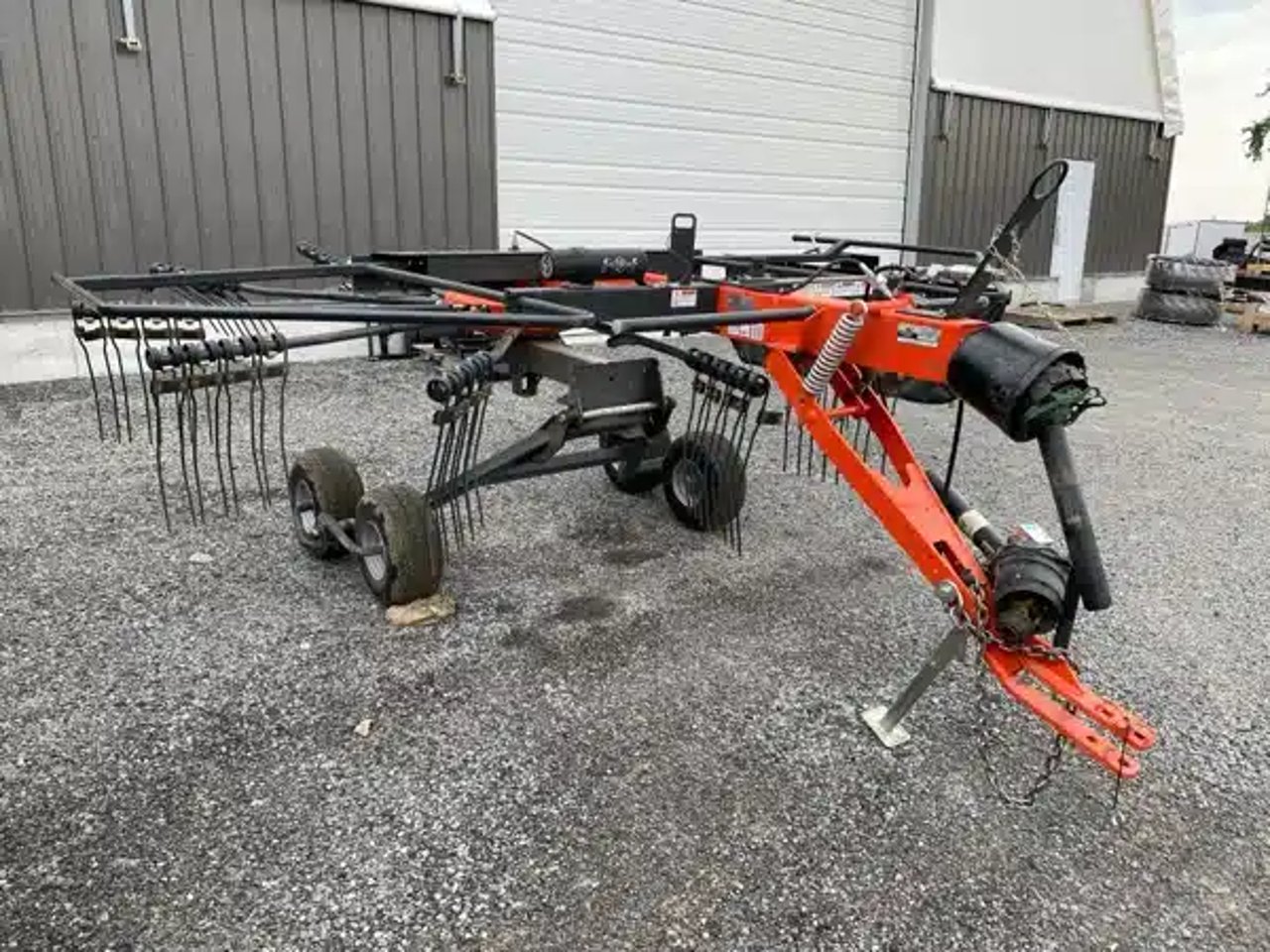 Kubota RA1042T râteau