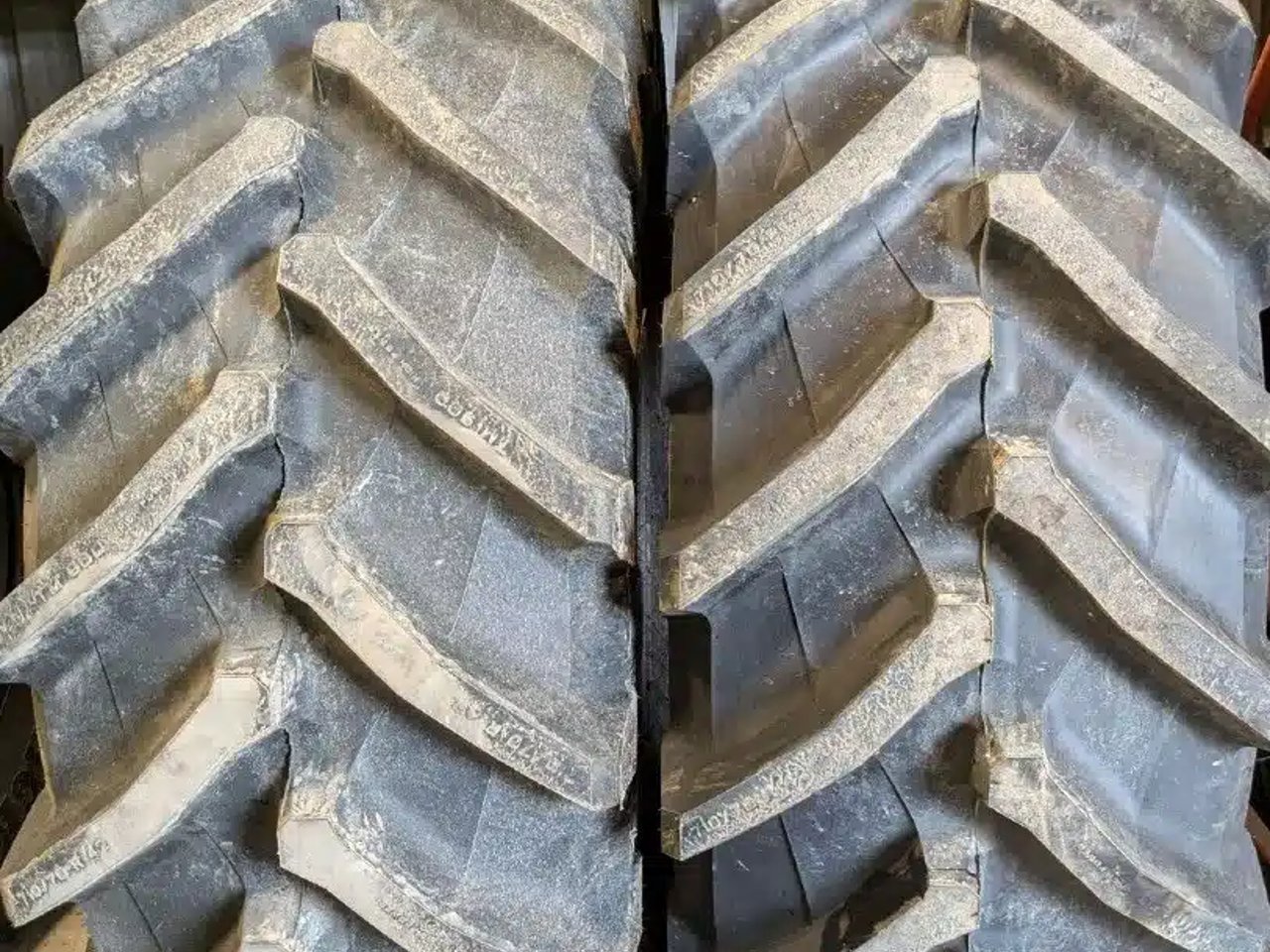 Trelleborg 710/70R42 TM900 Pneus