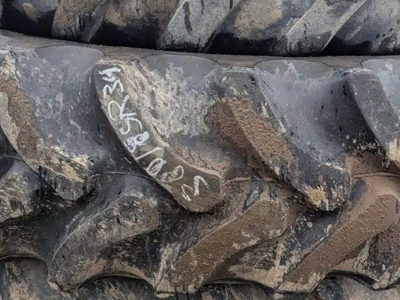 Firestone 380/85R34 Pneus