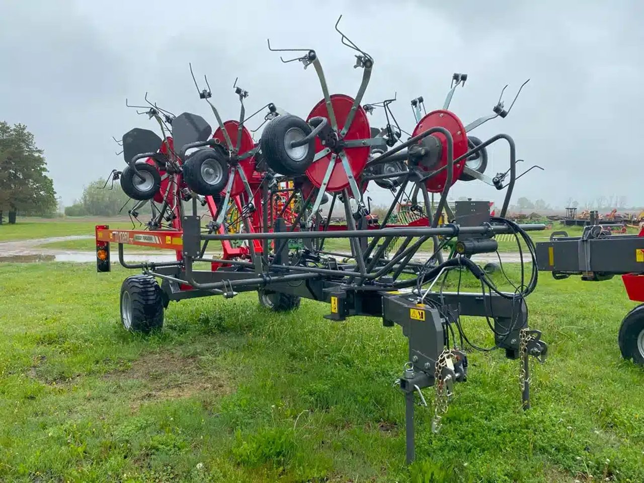 2023 Massey Ferguson TD1028XTRC Tedder