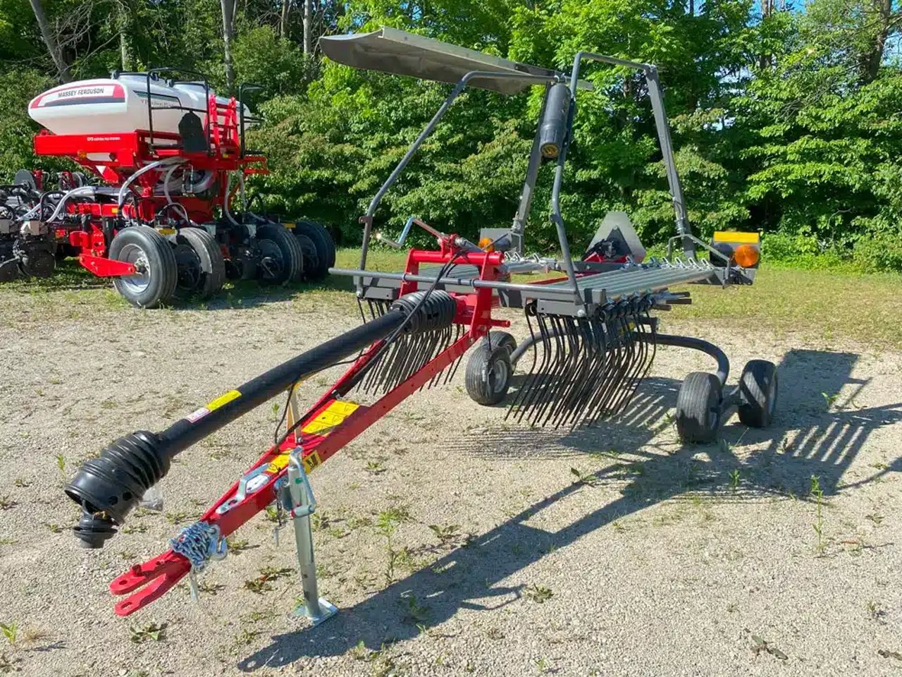 2023 Massey Ferguson RK451T râteau