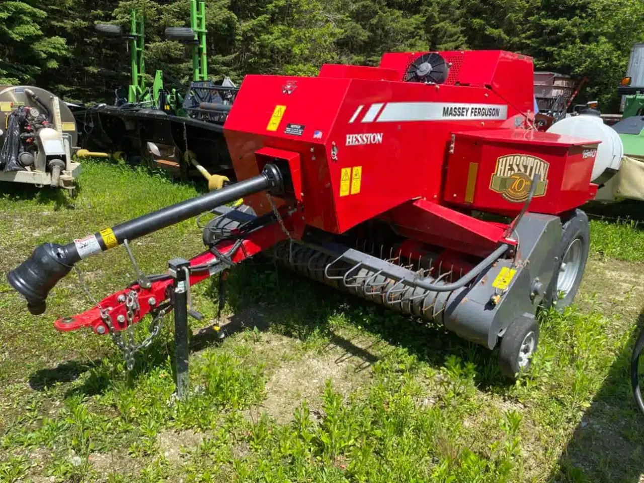 2017 Massey Ferguson 1840 presse à balle carrée - petite