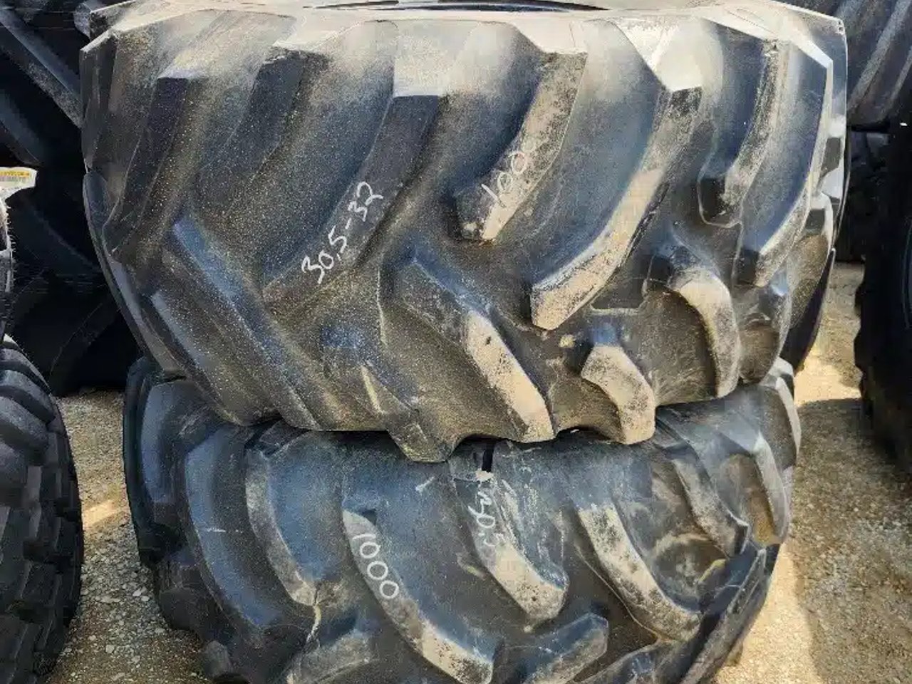 Goodyear 30.5L-32 Pneus