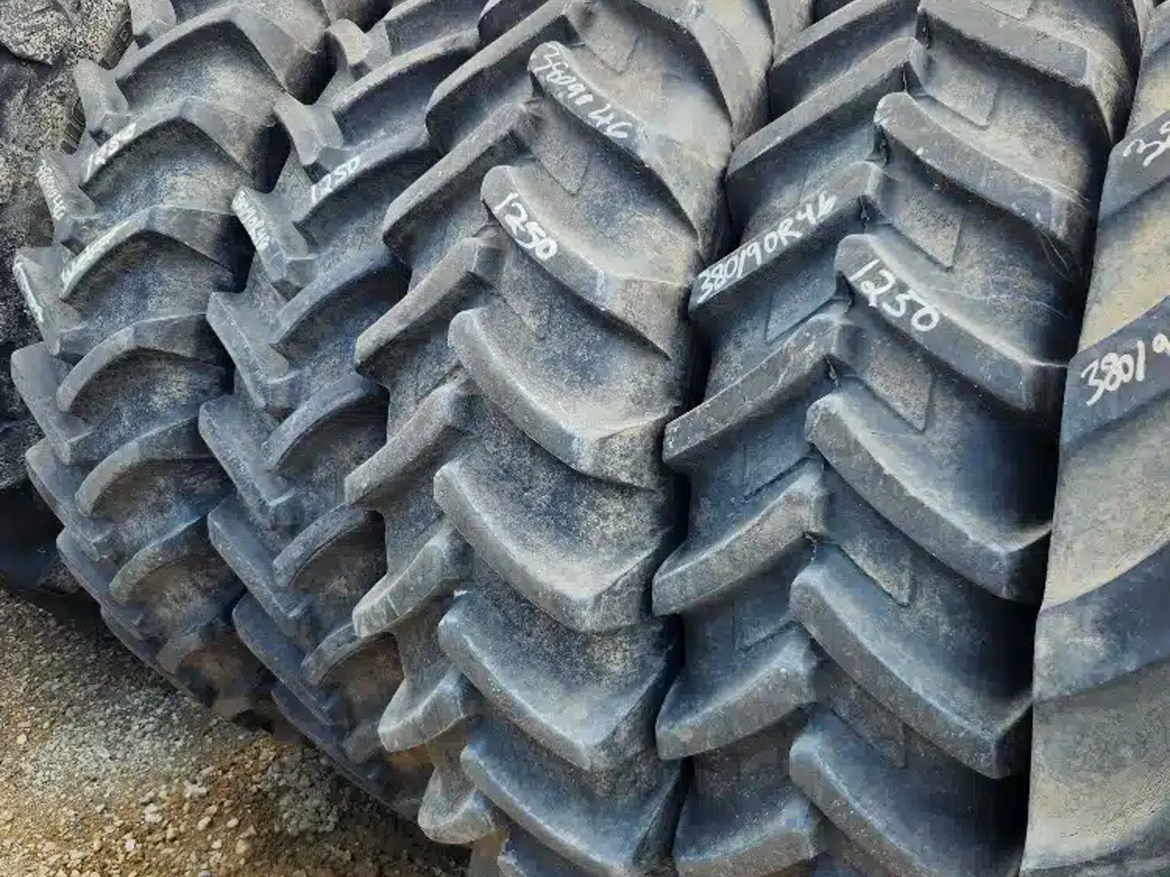 Michelin 380/90R46 Pneus