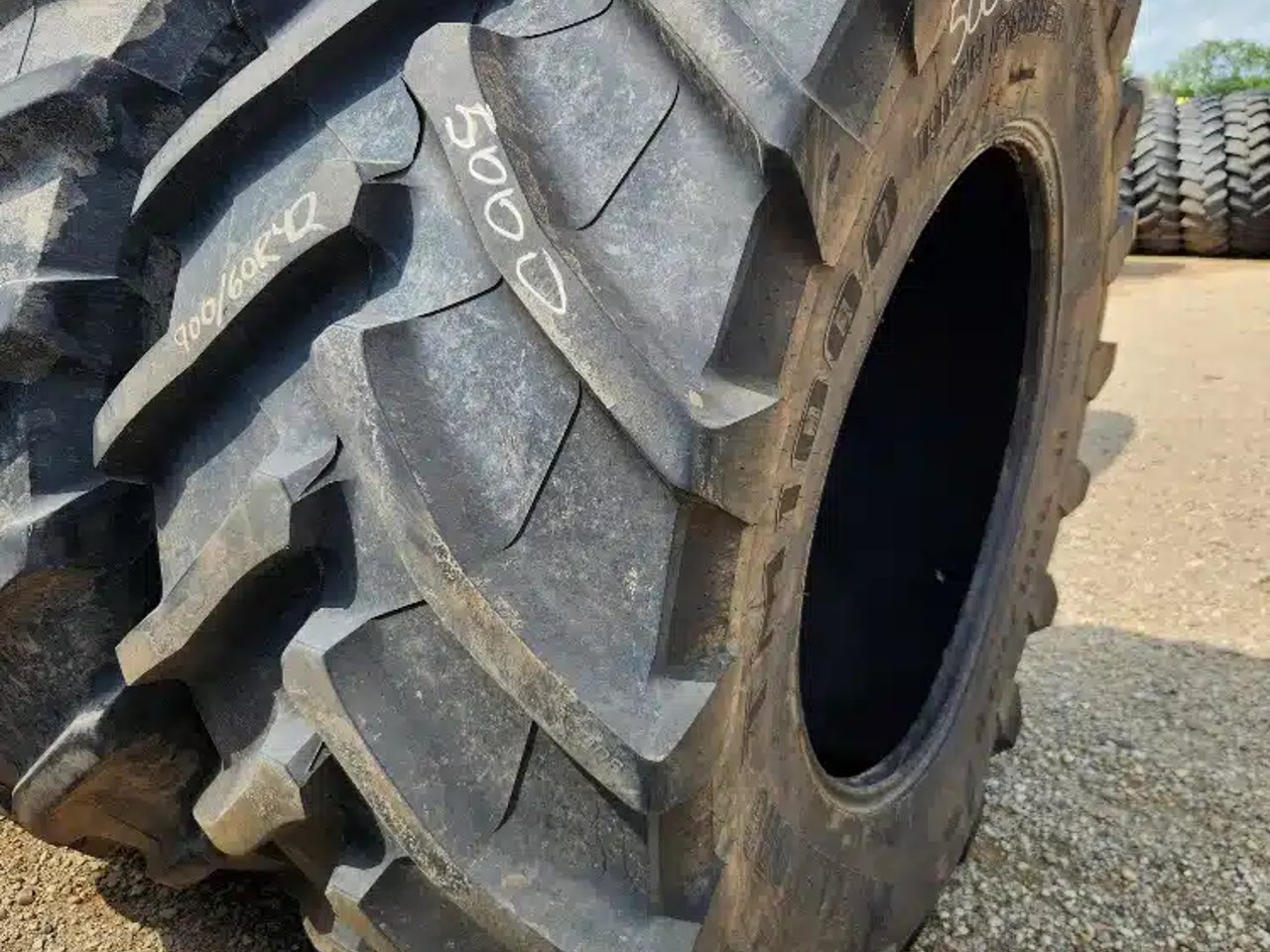 Trelleborg 900/60R42 TM1000 Pneus