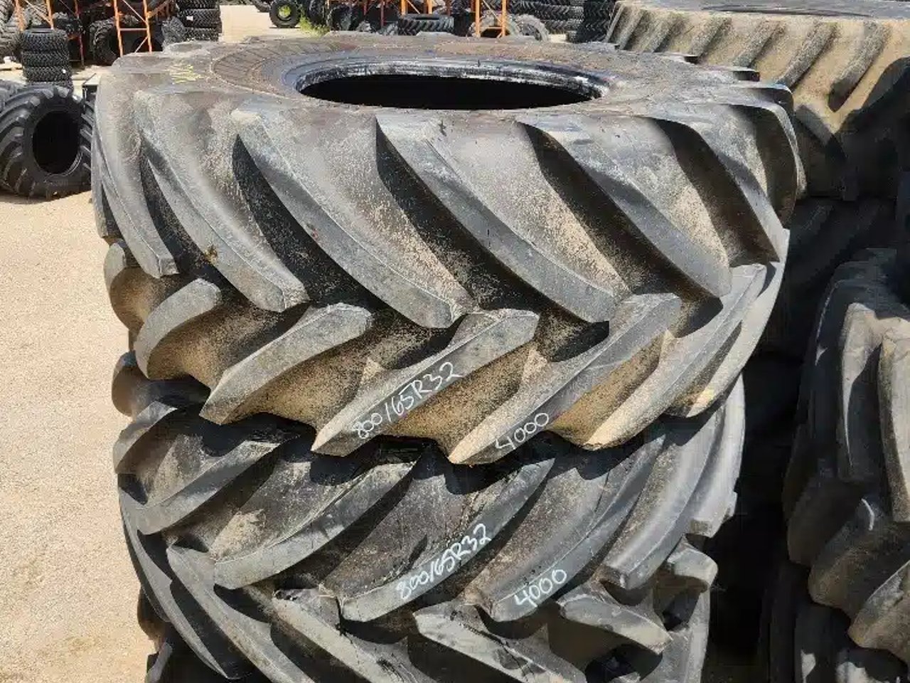 Michelin 800/65R32 Pneus
