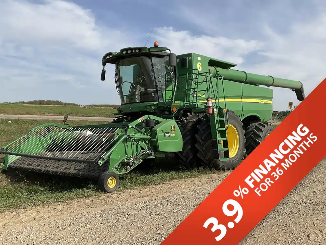 2015 John Deere S690 Batteuse