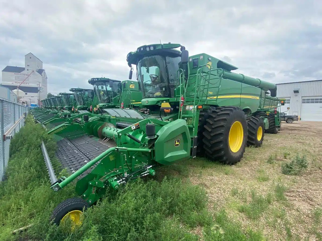 2022 John Deere S790 Batteuse