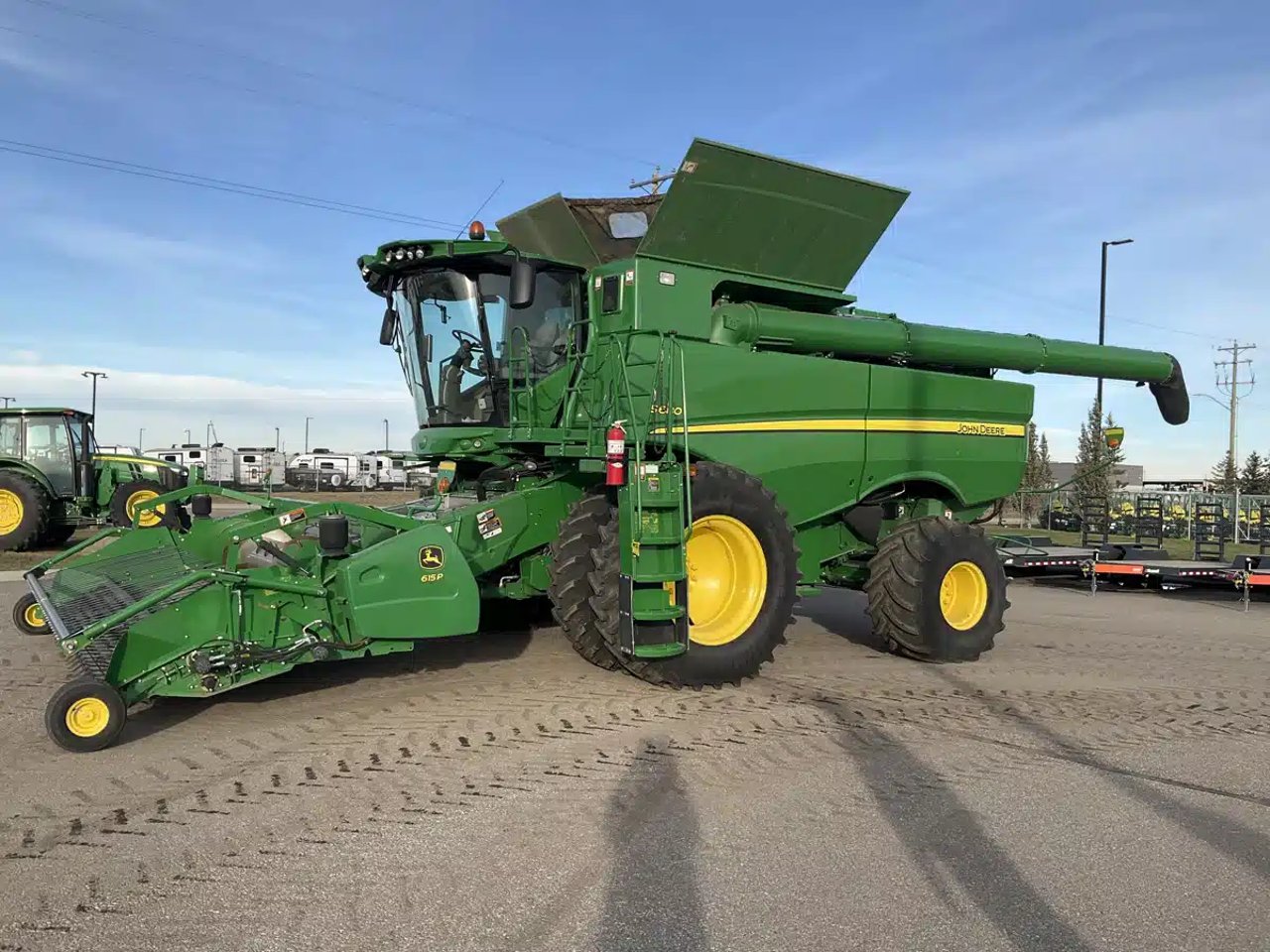2017 John Deere S680 Batteuse