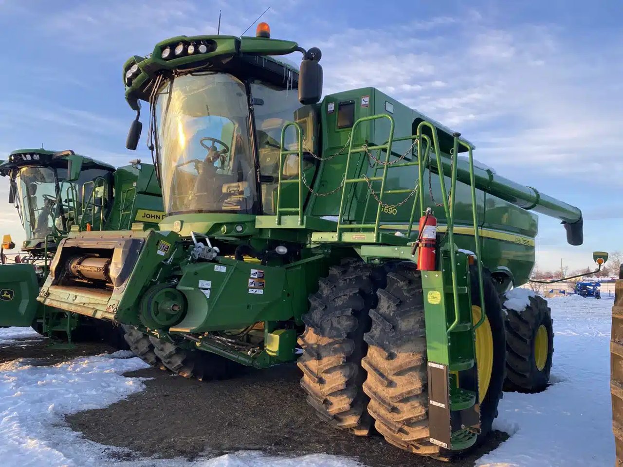 2017 John Deere S690 Batteuse