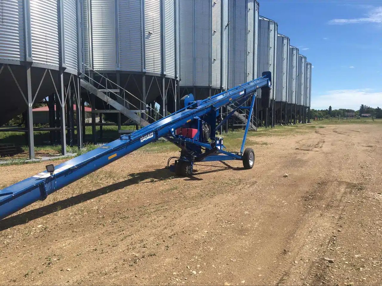 2022 Brandt 1345A HP Vis à grain