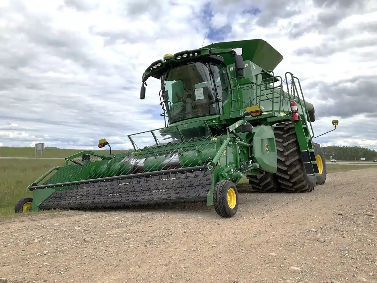 2021 John Deere S780 Batteuse