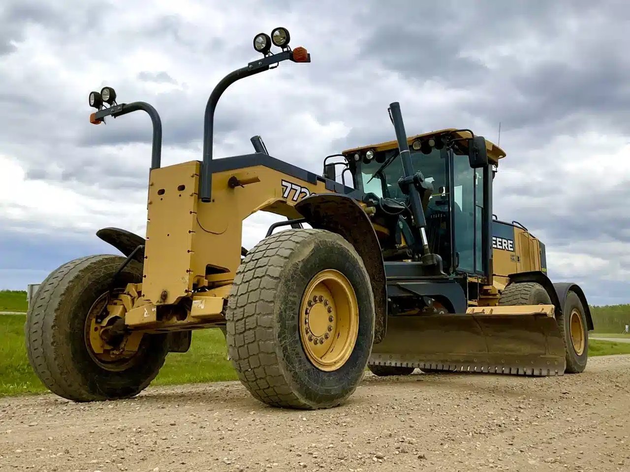 2015 John Deere 772G Niveleuse (Gratte panier)