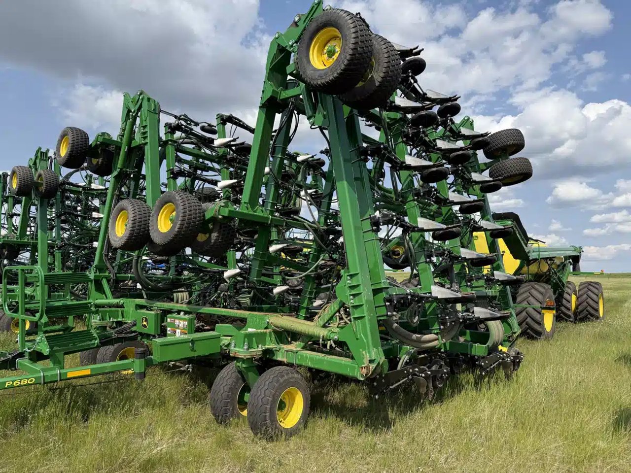 2023 John Deere P680 Semoir à air