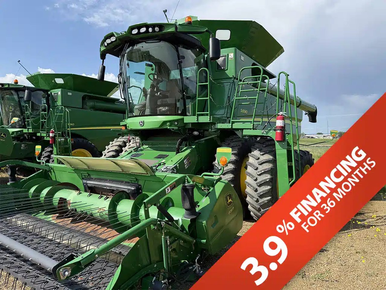 2013 John Deere S690 Batteuse