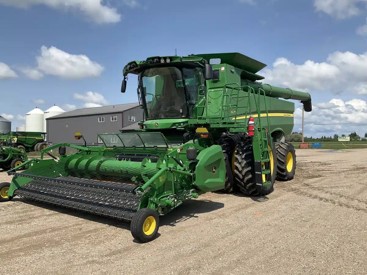2023 John Deere S770 Batteuse