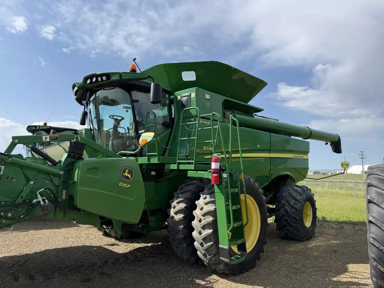 2013 John Deere S690 Batteuse