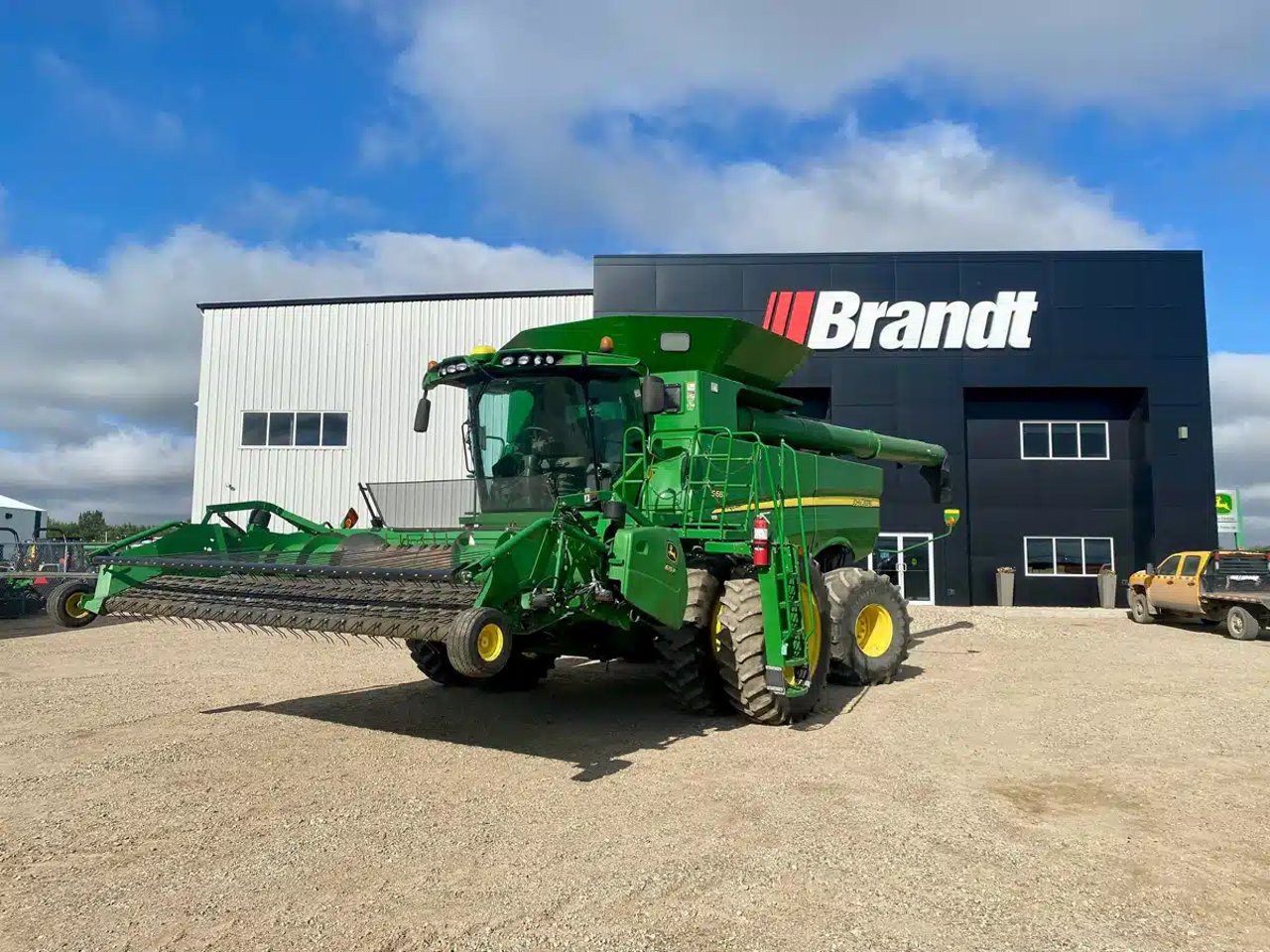 2012 John Deere S680 Batteuse