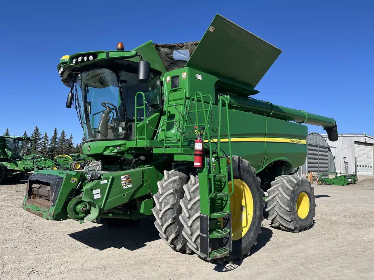 2017 John Deere S680 Batteuse