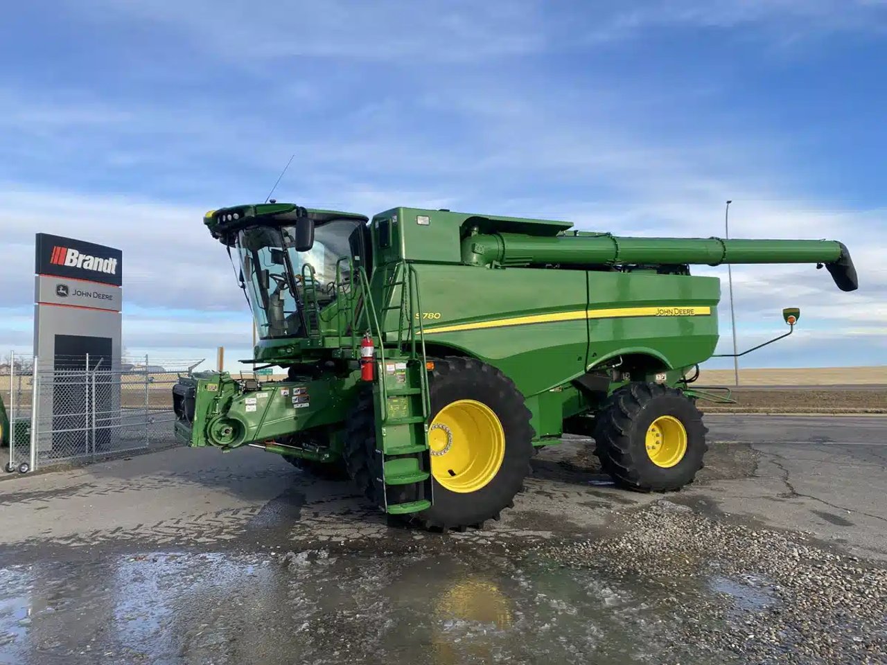 2021 John Deere S780 Batteuse