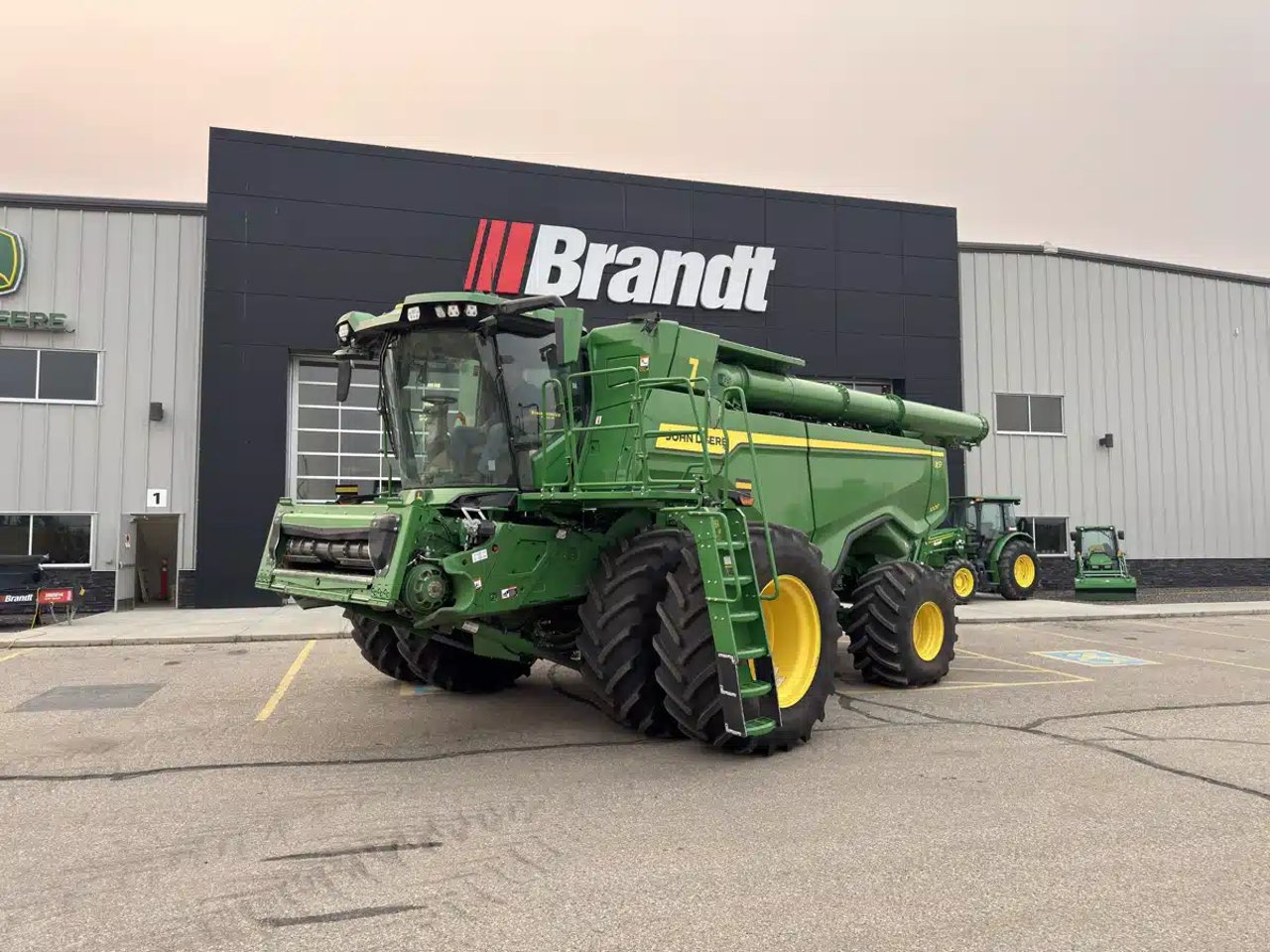 2025 John Deere X9 1000 Batteuse
