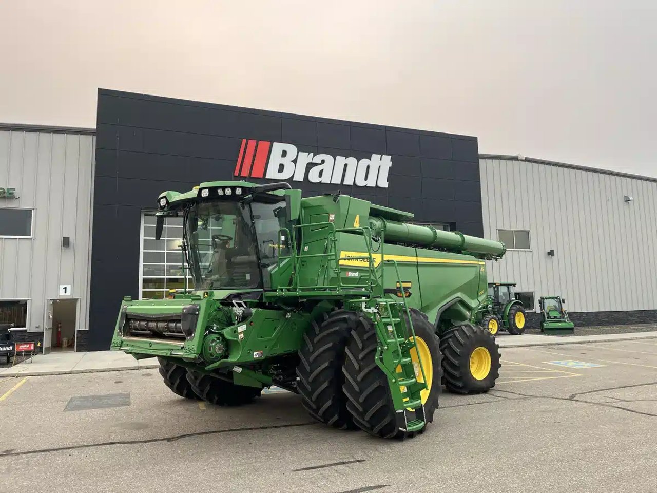 2025 John Deere X9 1000 Batteuse