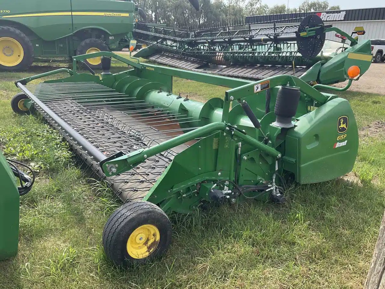 2018 John Deere 615P Nez - Ramasseur
