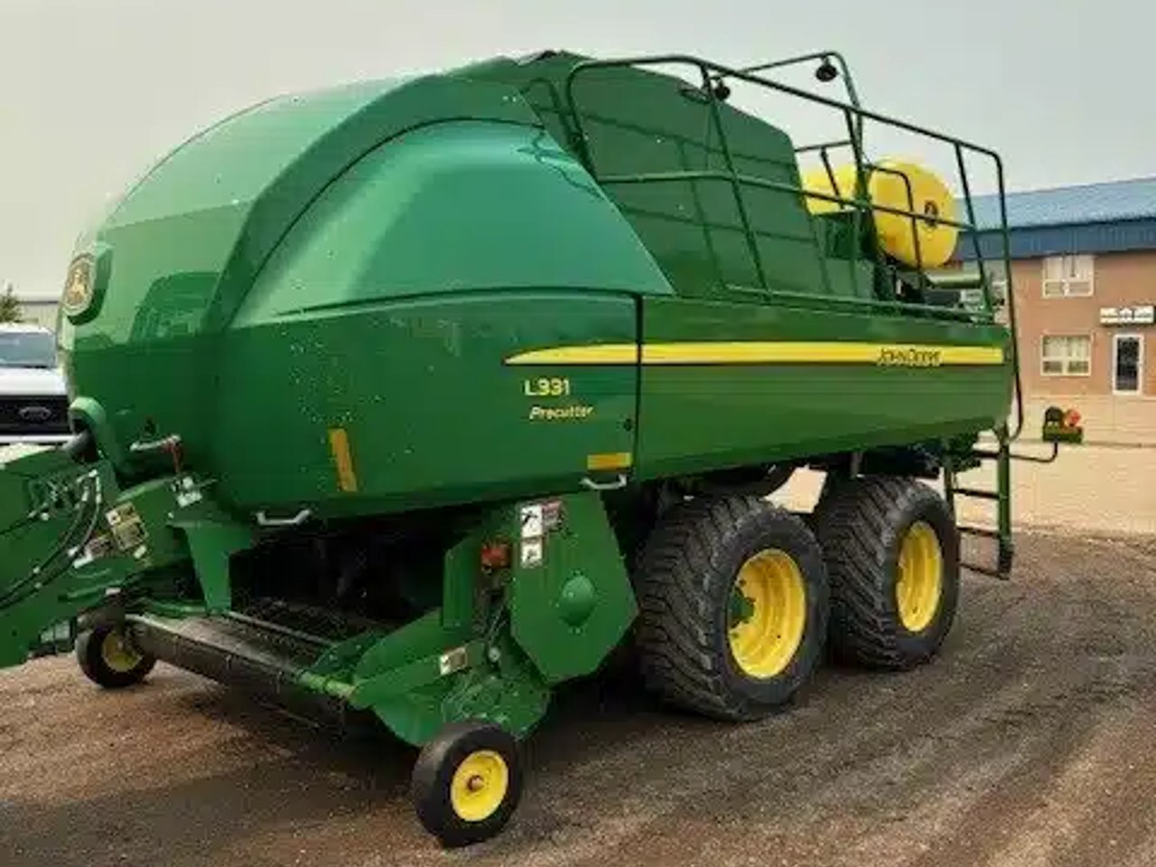 2018 John Deere L331 Presse à Balle Carrée/Large